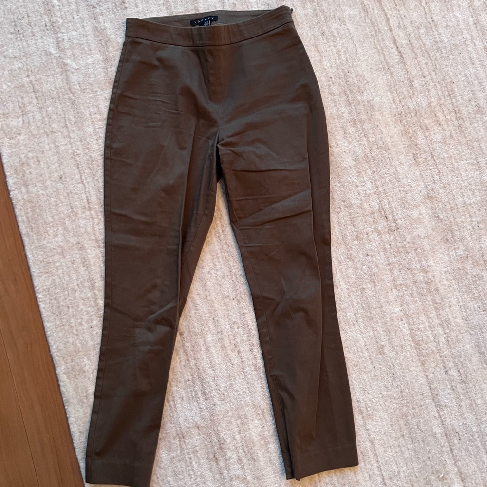 theory green slim fit cropped pants